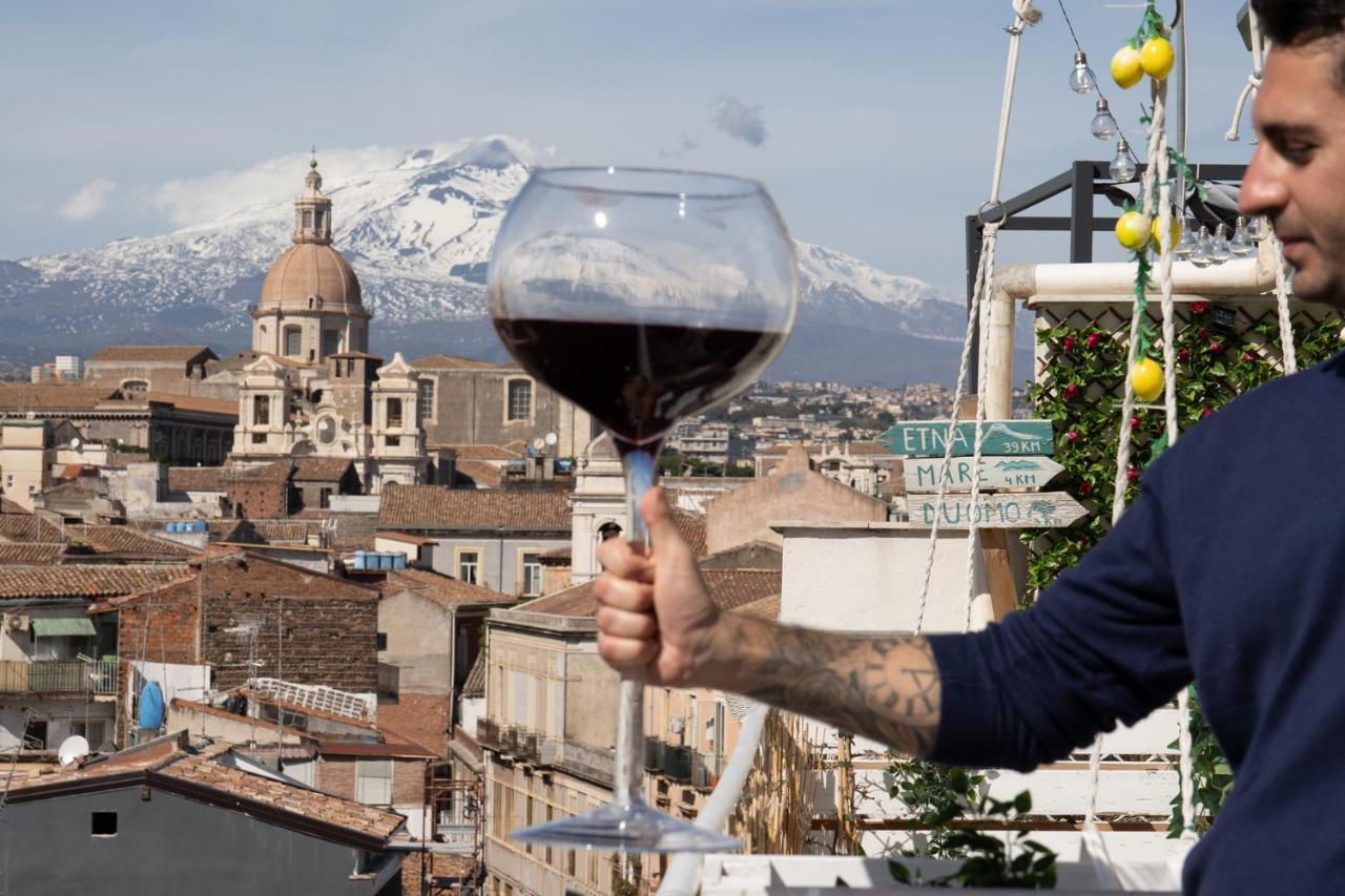 Finestra Sulla Sicilia Acomodação com café da manhã Catânia Exterior foto