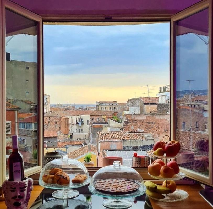 Finestra Sulla Sicilia Acomodação com café da manhã Catânia Exterior foto